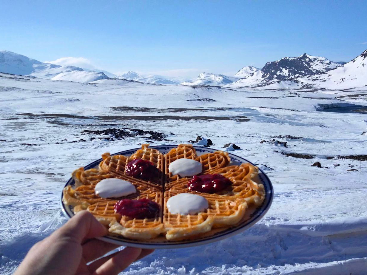 Vaffel med fantastisk utsikt fra Bygdin Fjellhotell